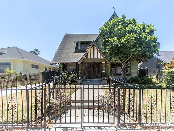 2nd image of 2302 W 21st St
