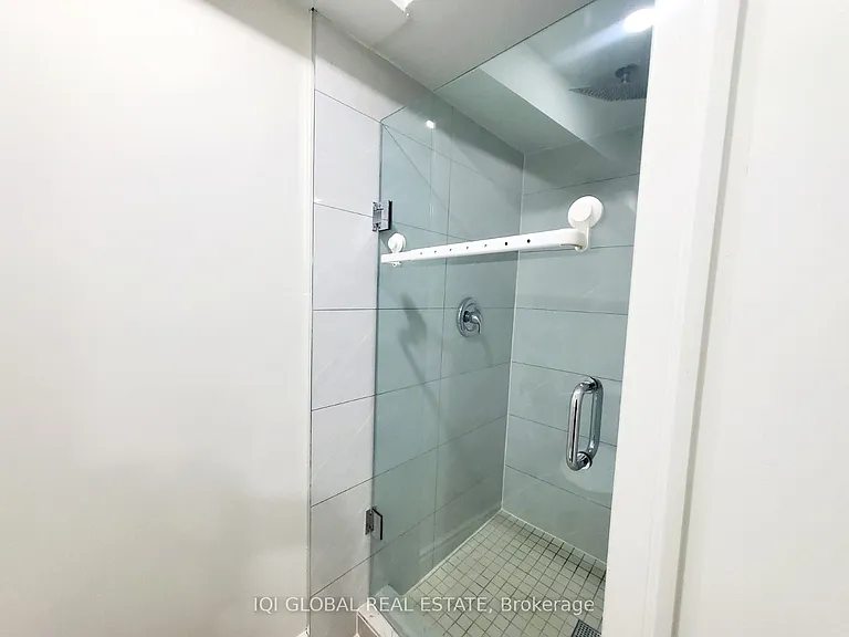 1332 Basswood Cres #BASEMENT — Photo 7