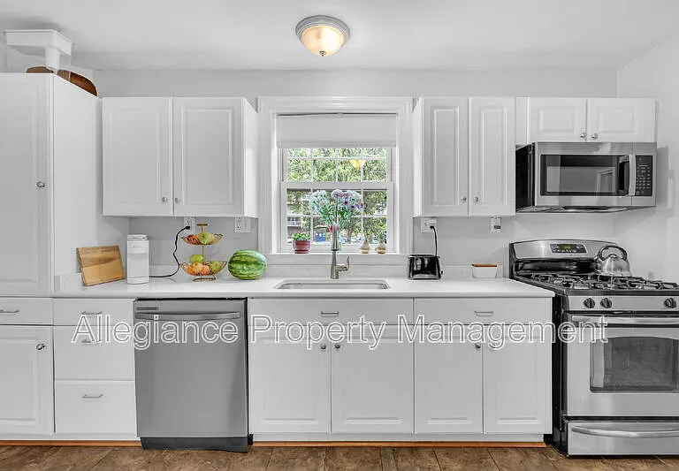 3110 Landover St — Photo 9