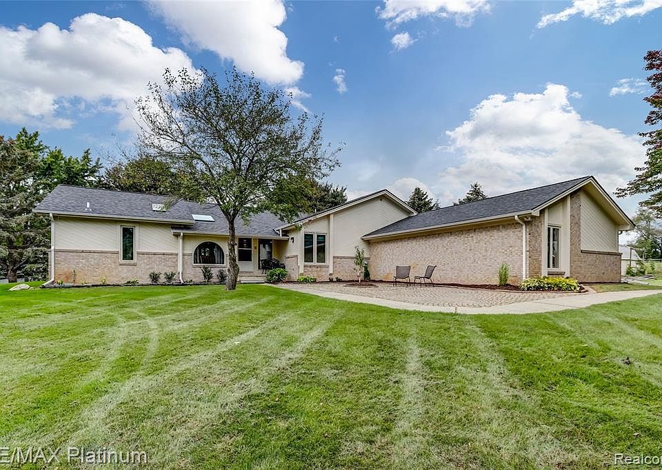 1st image of 2474 Willow Way Dr
