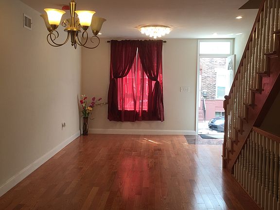 2nd image of 2515 S Sheridan St