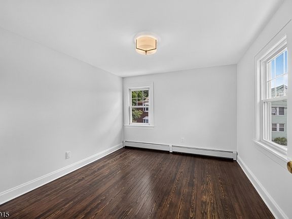 2nd image of 289 Hathaway St