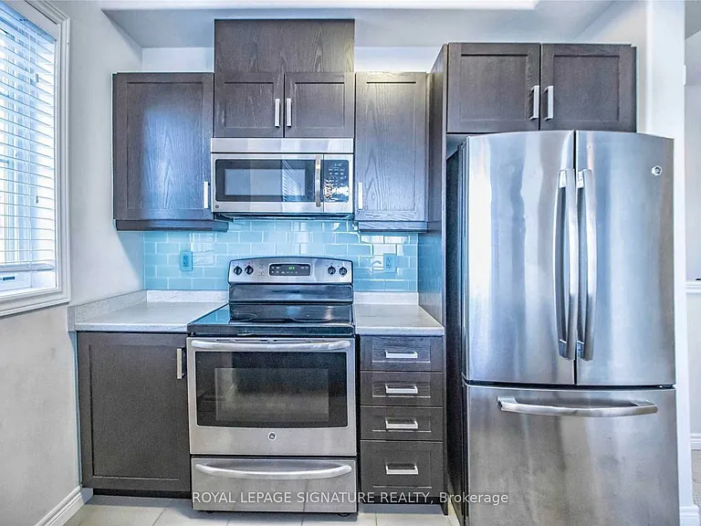 225 Westbank Trl — Photo 3