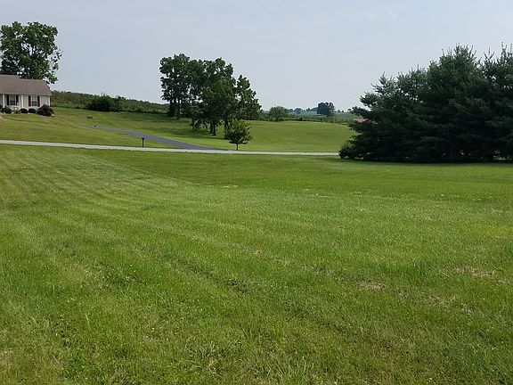4th image of 15 Brookhill Dr