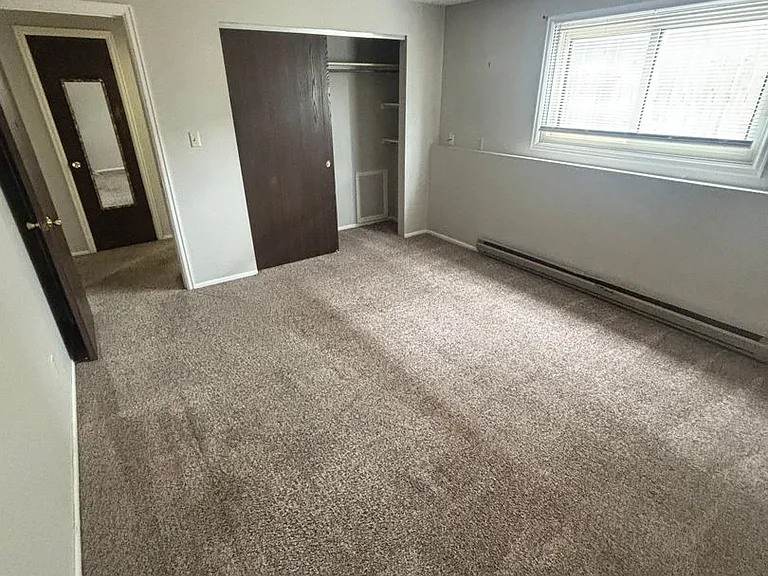 1560 Van Buren St — Photo 2