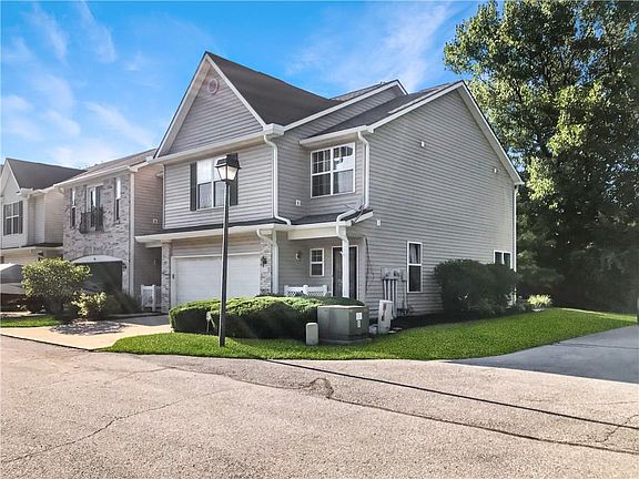 2nd image of 8320 Berrybush Ln