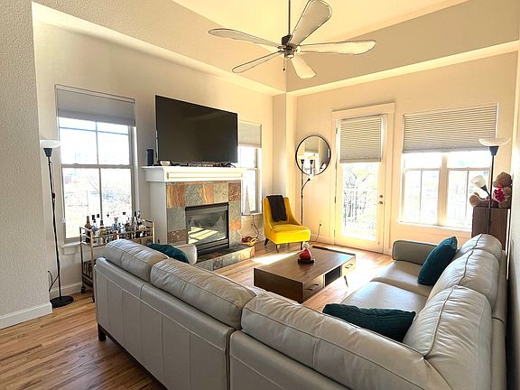 Living room / balcony