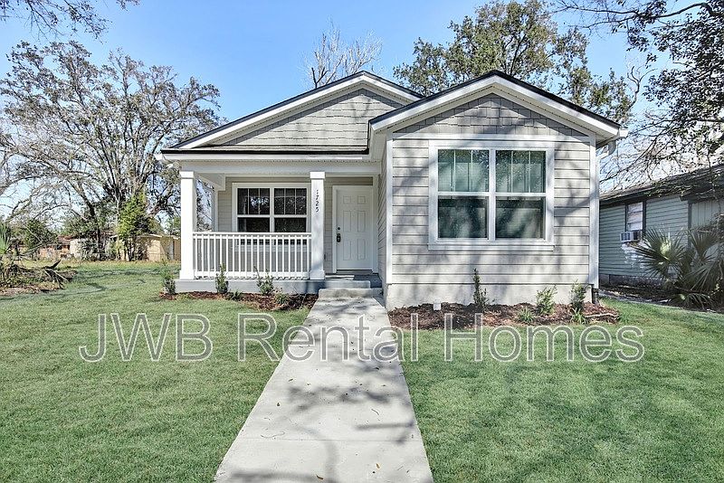 1st image of 1725 W 30th St