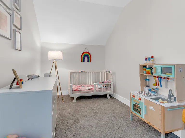 185 Alexander St — Photo 33