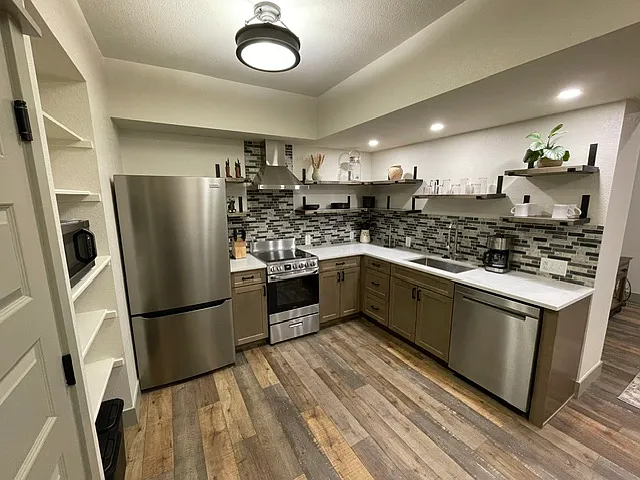 6710 Hillside Way — Photo 12