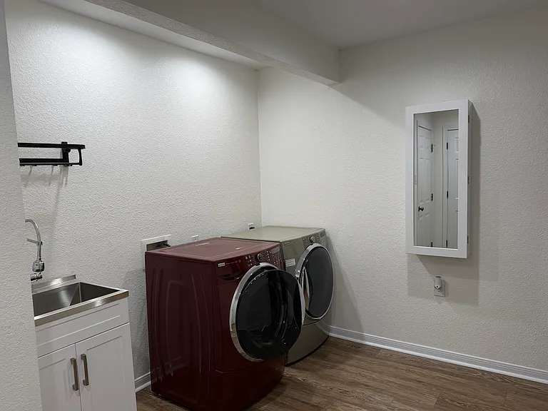 621 S Roy Reynolds Dr — Photo 21