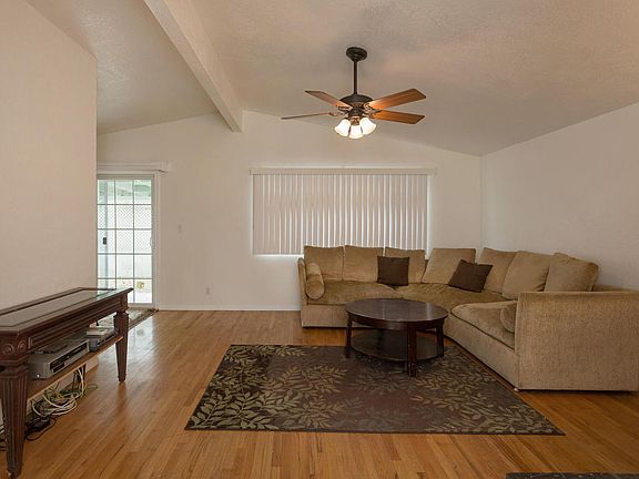 5th image of 1051 Royal Ave