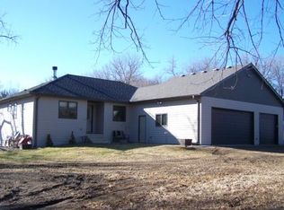 7696 Redwood Ave NW, South Haven, MN 55382