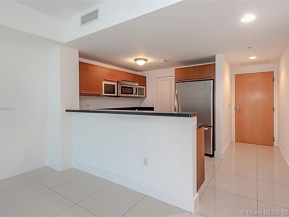 3rd image of 244 Biscayne Blvd APT 304