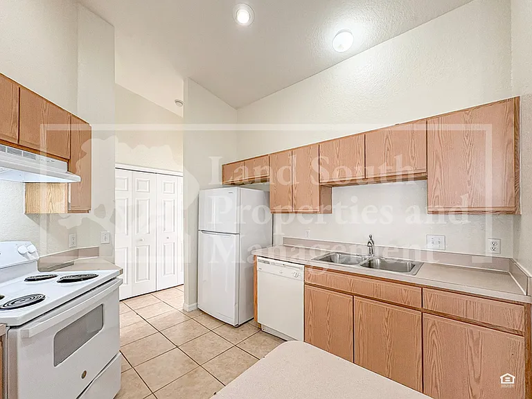 7823 Sugar Pine Blvd — Photo 7