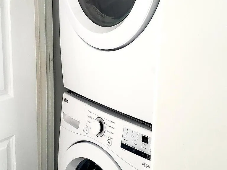 Full sized stacked washer/dryer