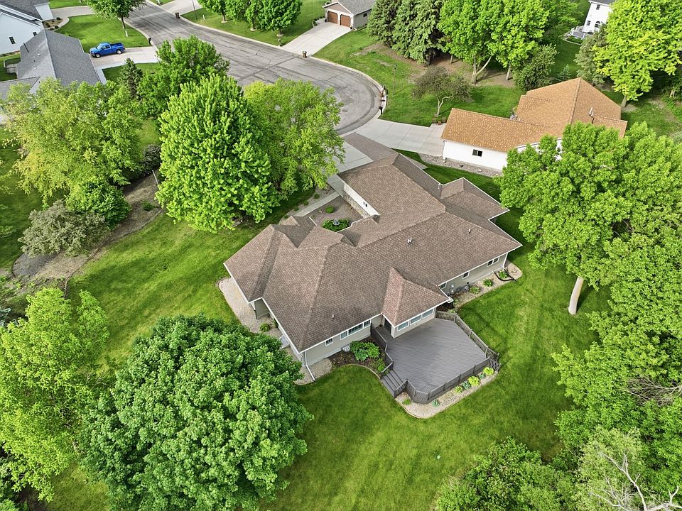 1st image of 304 Lynsee Ln