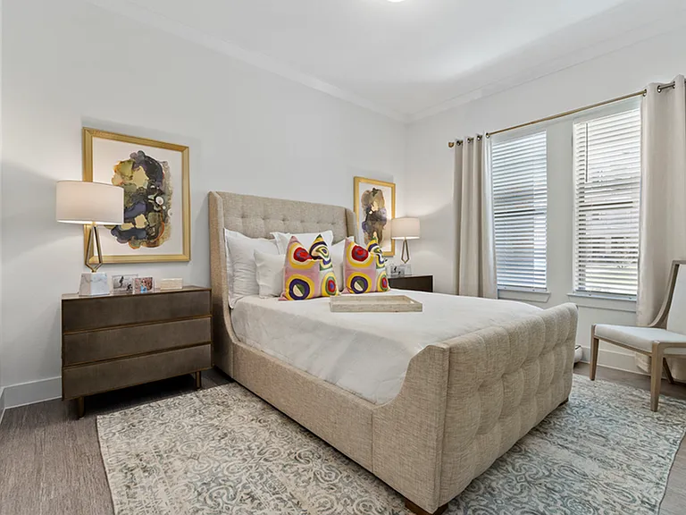 Luxe at Mercer Crossing — Photo 35