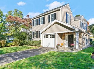 5 Manor Rd, Old Greenwich, CT 06870