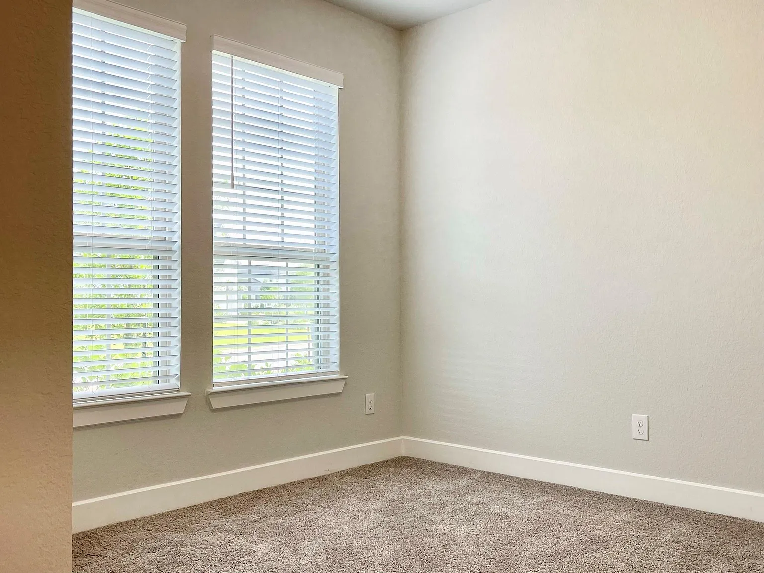 4 bed, 3.5 bath, 3111 sqft, $5,500 — Photo 2