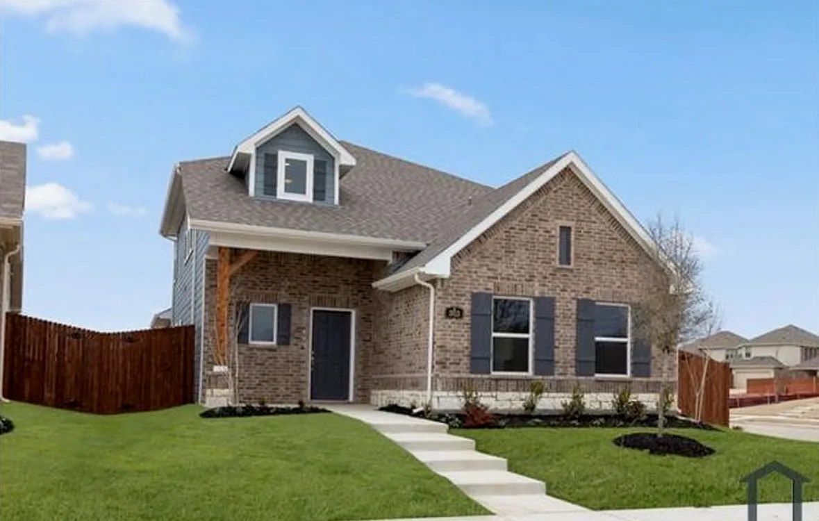 4 bed, 2447 sqft, $2,975 — Photo 1