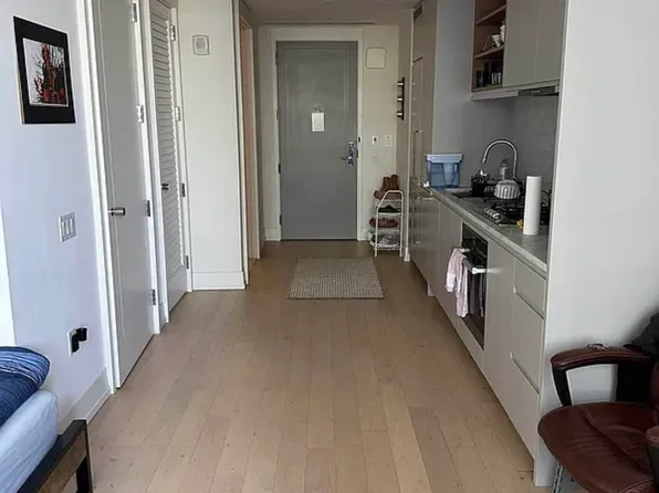 550 Vanderbilt Avenue image 1 of 5