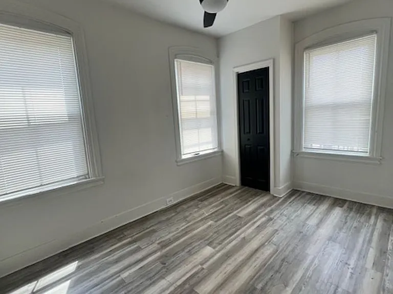 559 Manor St #561 — Photo 7