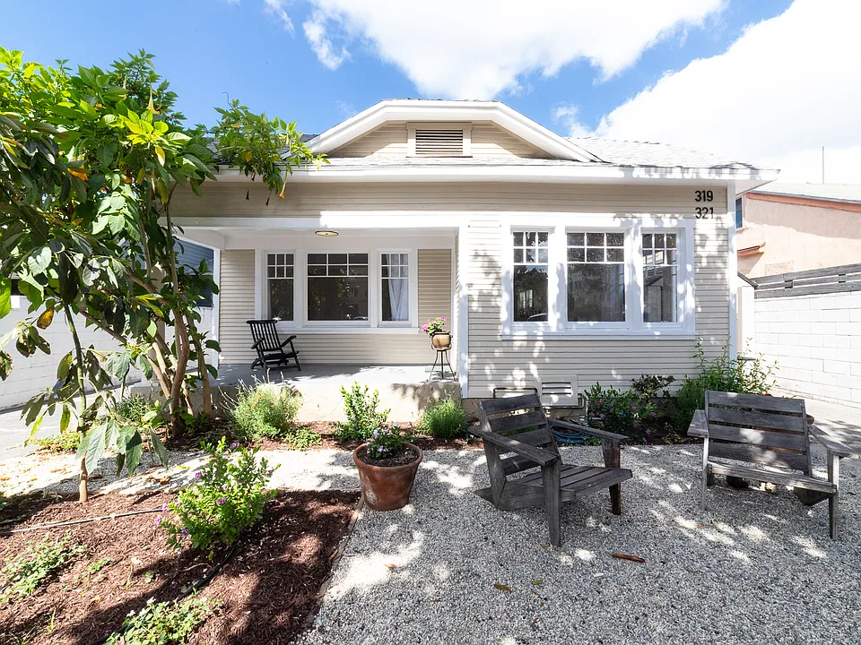 321 N Heliotrope Dr