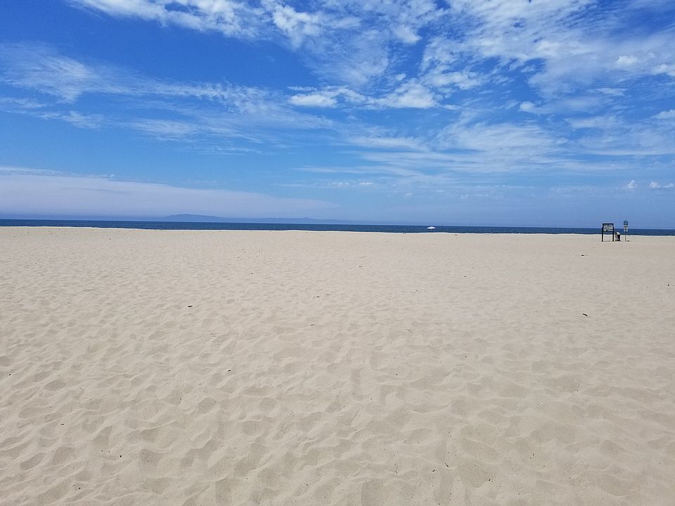 Steps to the sand.