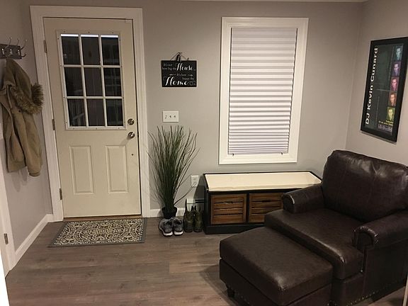 5th image of 90 Lockwood St