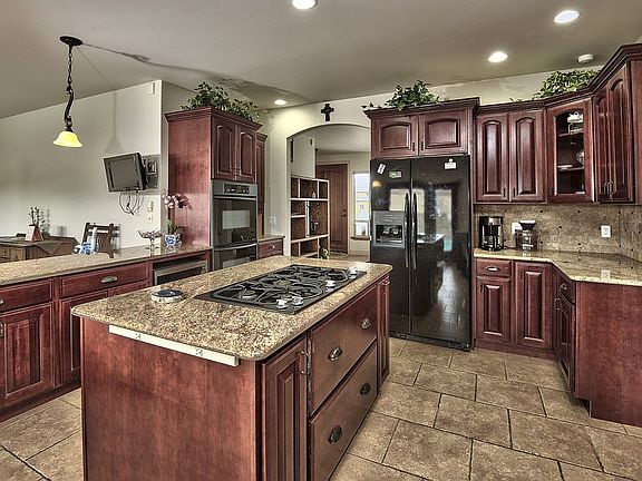 2nd image of 870 Haven Crest Ct N