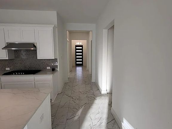 3rd image of 4516 Hammerstein Blvd