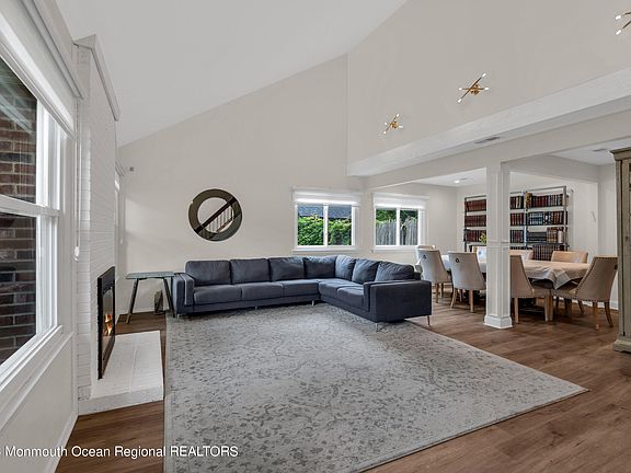 4th image of 1519 Long Beach Avenue