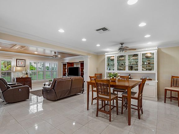 3rd image of 4762 Palo Verde Dr