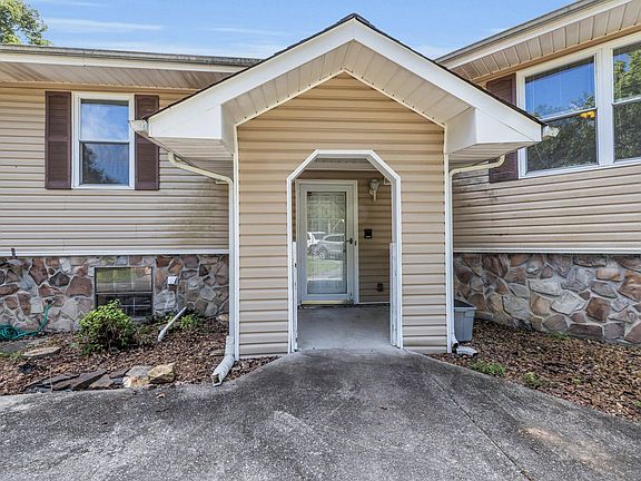 3rd image of 7426 Pamela Dr
