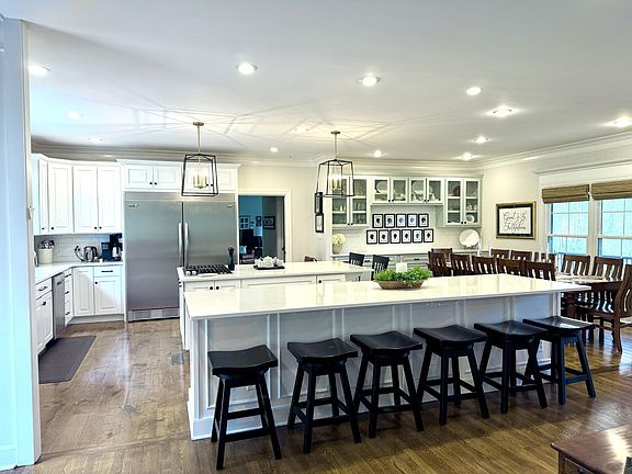 2nd image of 1395 Roy Sellers Rd