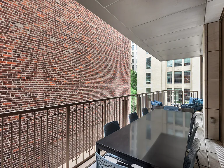 500 W 25th St #4 — Photo 10