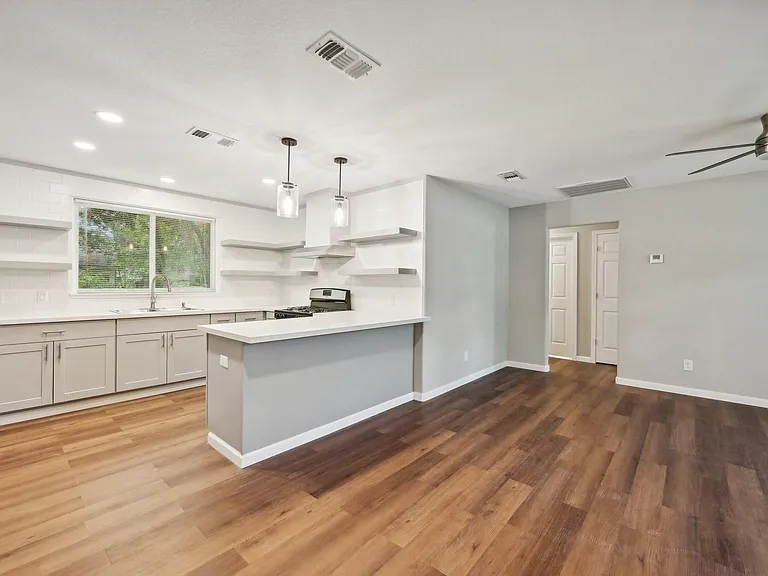 317 Redwood St — Photo 10