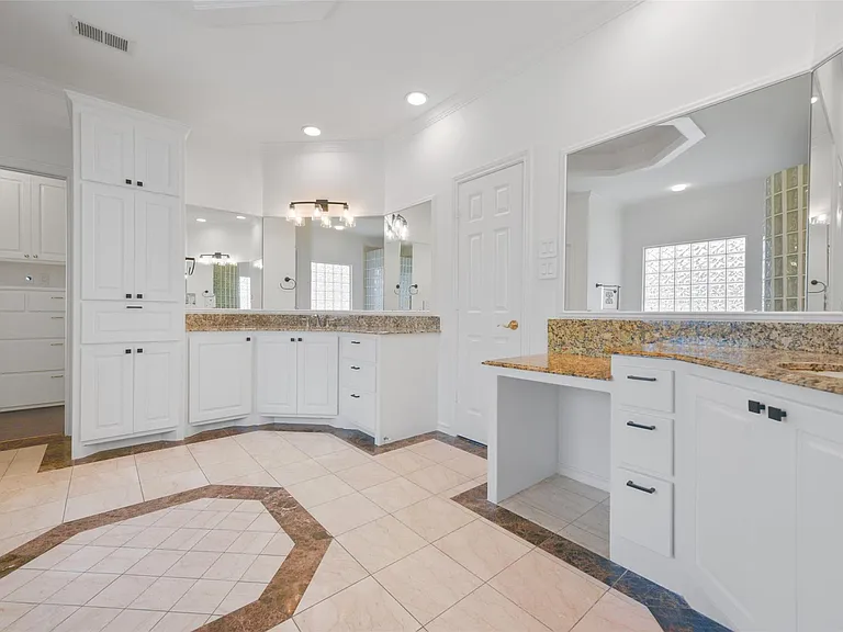 3724 Wroxton Rd — Photo 33