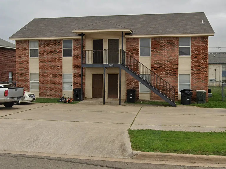 1504 Windward Dr — Photo 1