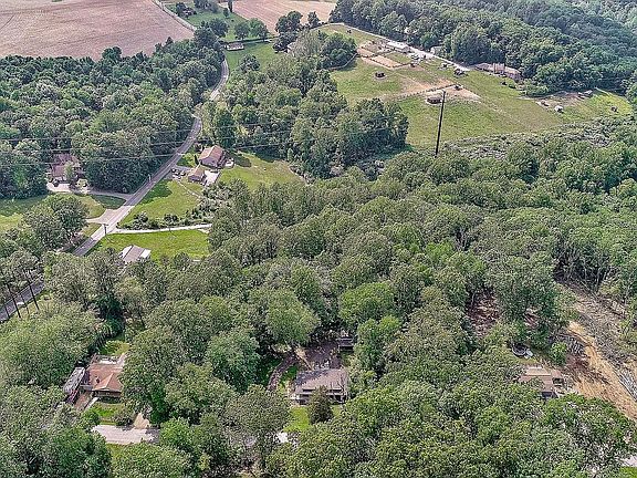 5th image of Dogwood Rd
