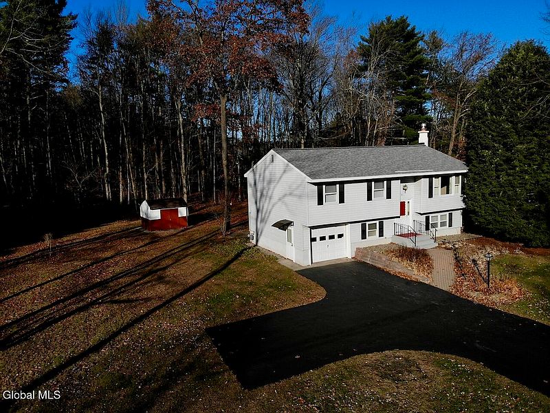 3rd image of 5 Birchtree Lane