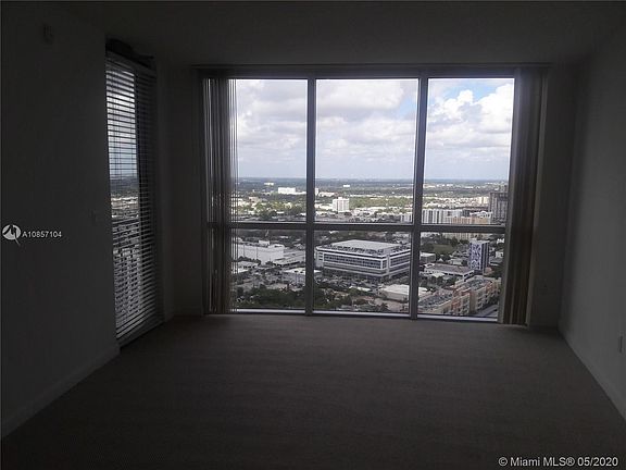 5th image of 1750 N Bayshore Dr APT 3815