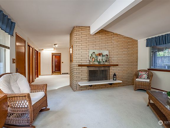 4th image of 21847 34th Avenue S
