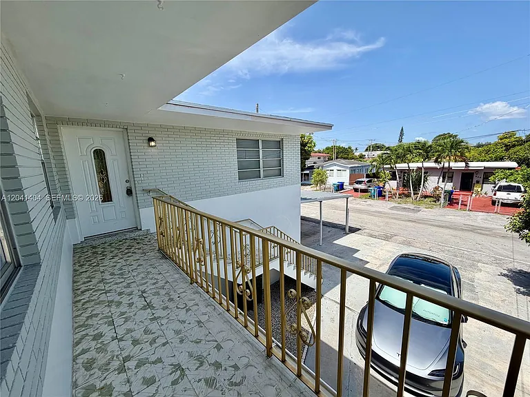 913 NW 22nd Pl #0 — Photo 15