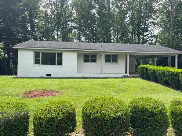 210 Pine Forest Dr, Cumming, GA 30040