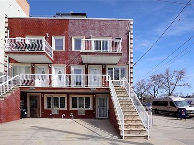 681 88th St #1A, Brooklyn, NY, 11228