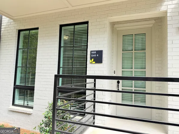 988 Bibbs Cir, Atlanta, GA