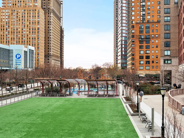 225 Rector Pl #3D — Photo 24