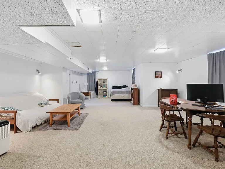7322 Edmonston Rd — Photo 42
